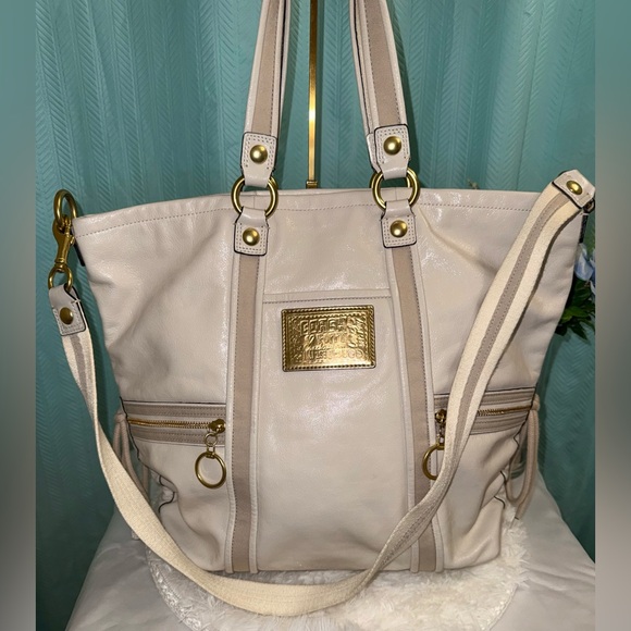 Like New - Coach Poppy Spotlight Tote (M0971-14564) - Picture 4 of 12